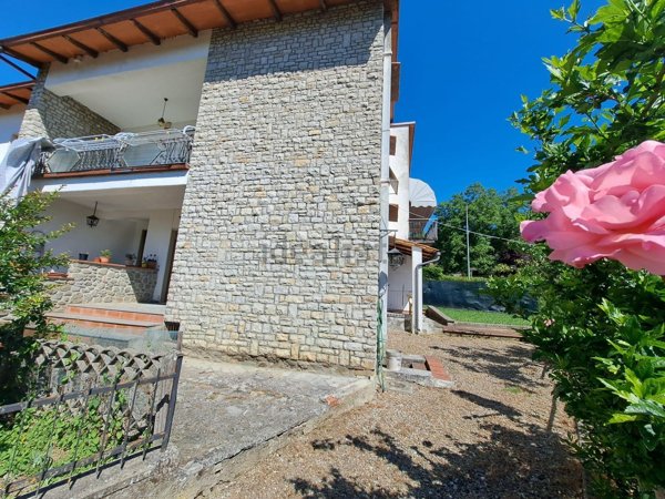 appartamento in vendita a Castel San Niccolò in zona Borgo alla Collina