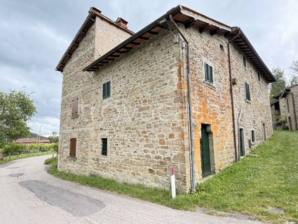casa indipendente in vendita a Castel San Niccolò in zona Caiano
