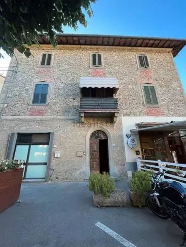 appartamento in vendita a Castel San Niccolò in zona Borgo alla Collina