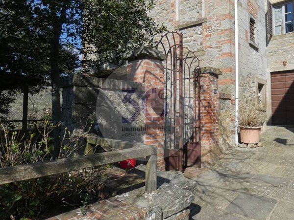 casa indipendente in vendita a Castiglion Fibocchi in zona Gello Biscardo