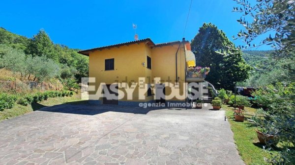 casa indipendente in vendita a Castiglion Fibocchi in zona Gello Biscardo