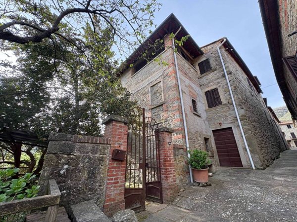 casa indipendente in vendita a Castiglion Fibocchi in zona Gello Biscardo