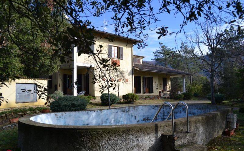 casa indipendente in vendita a Castiglion Fiorentino in zona Pievuccia