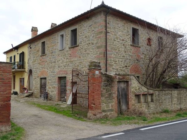 casa indipendente in vendita a Castiglion Fiorentino in zona Brolio