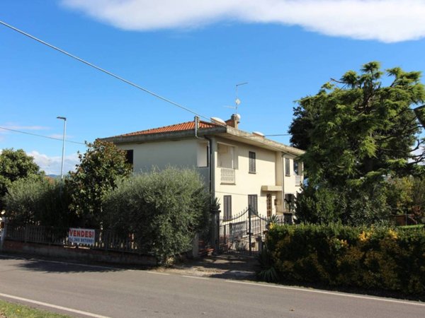 casa indipendente in vendita a Castiglion Fiorentino in zona Brolio