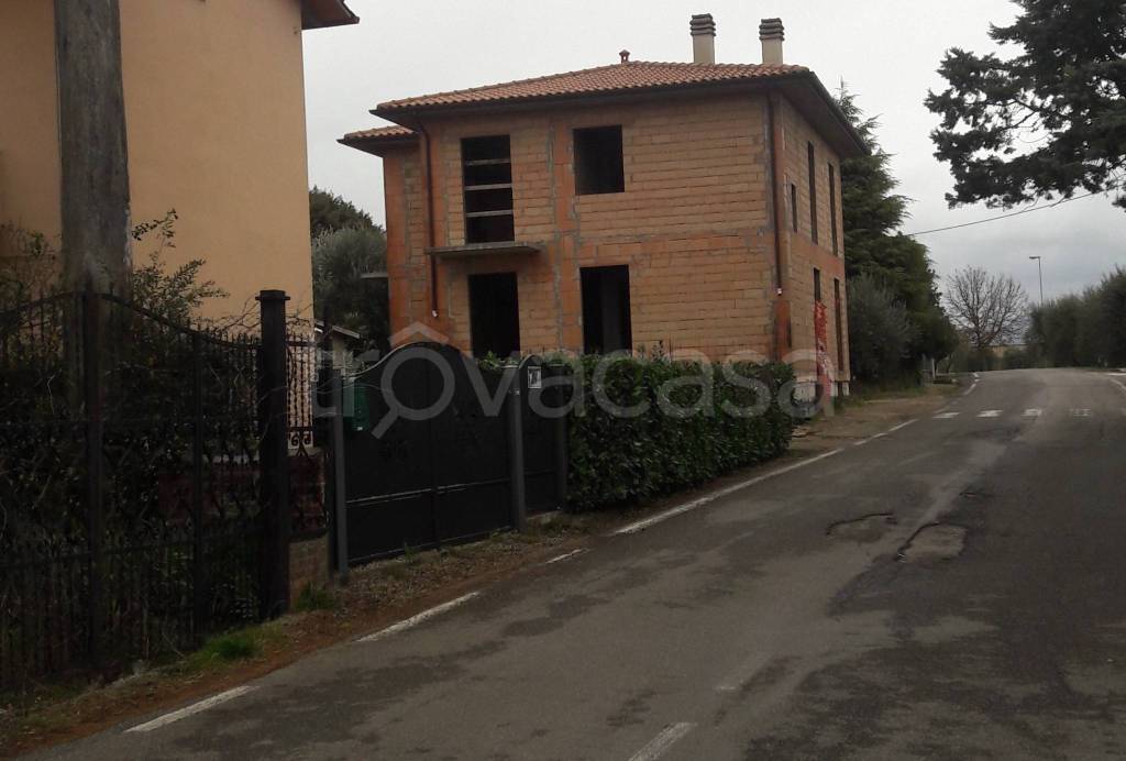 casa indipendente in vendita a Castiglion Fiorentino in zona Brolio
