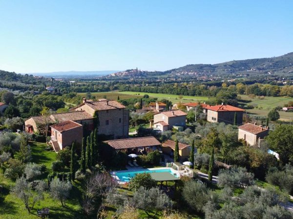 casa indipendente in vendita a Castiglion Fiorentino in zona Pergognano