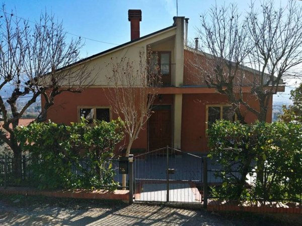 casa indipendente in vendita a Castiglion Fiorentino