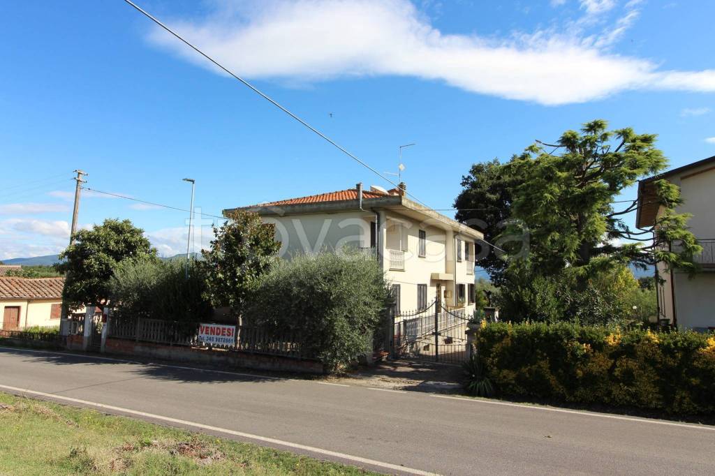 casa indipendente in vendita a Castiglion Fiorentino in zona Brolio