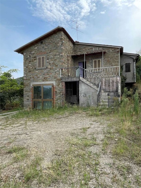 casa semindipendente in vendita a Castiglion Fiorentino in zona Pergognano