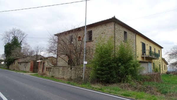 pentavano in vendita a Castiglion Fiorentino in zona Brolio