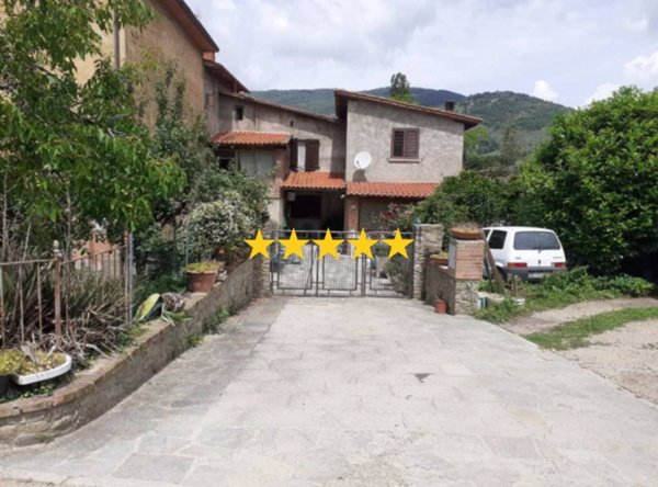 appartamento in vendita a Castiglion Fiorentino in zona Pergognano