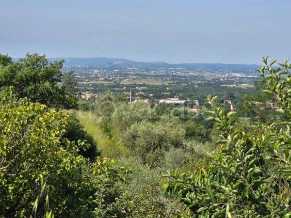 casa indipendente in vendita a Castiglion Fiorentino in zona Cozzano
