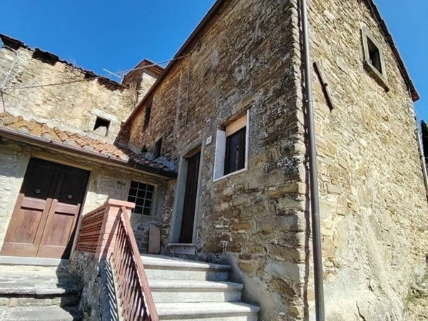 casa indipendente in vendita a Castiglion Fiorentino in zona Ristonchia