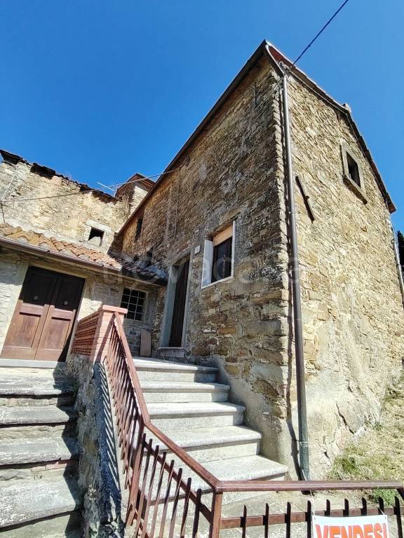 casa indipendente in vendita a Castiglion Fiorentino in zona Ristonchia