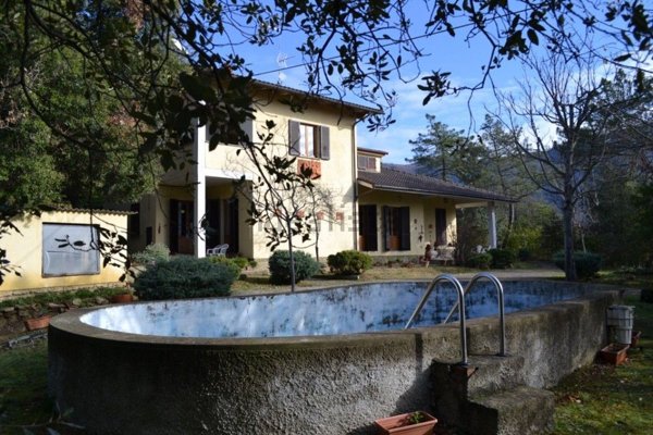 casa indipendente in vendita a Castiglion Fiorentino in zona Pievuccia