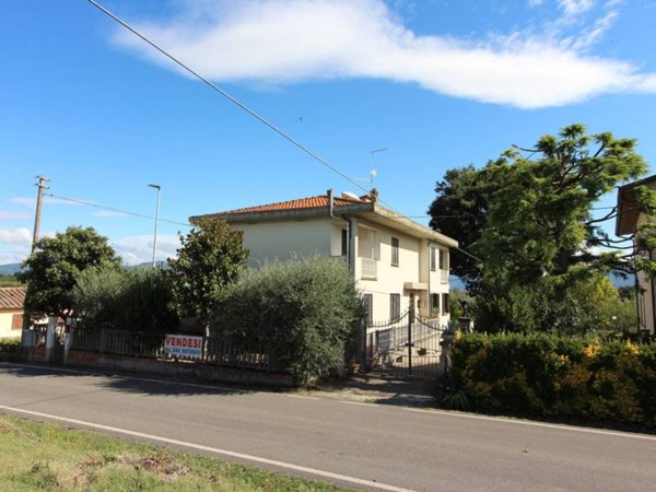 casa indipendente in vendita a Castiglion Fiorentino in zona Brolio