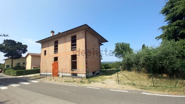 casa indipendente in vendita a Castiglion Fiorentino in zona Brolio