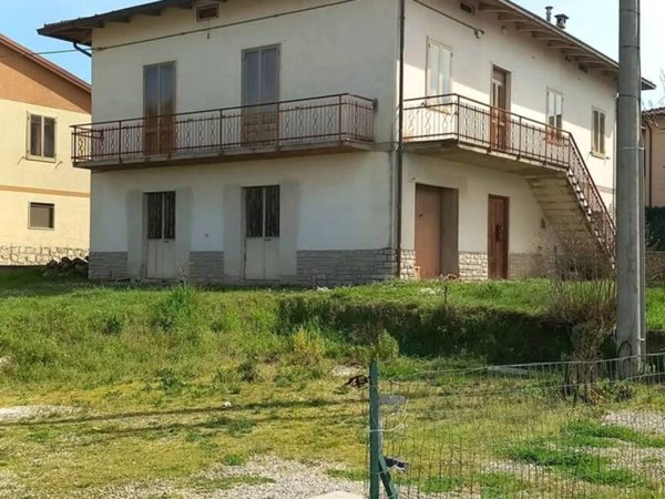 casa indipendente in vendita a Castiglion Fiorentino