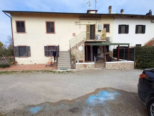 appartamento in vendita a Castiglion Fiorentino in zona Castroncello