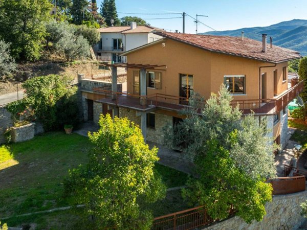 casa indipendente in vendita a Castiglion Fiorentino