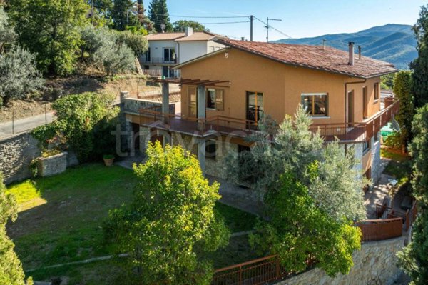 casa indipendente in vendita a Castiglion Fiorentino