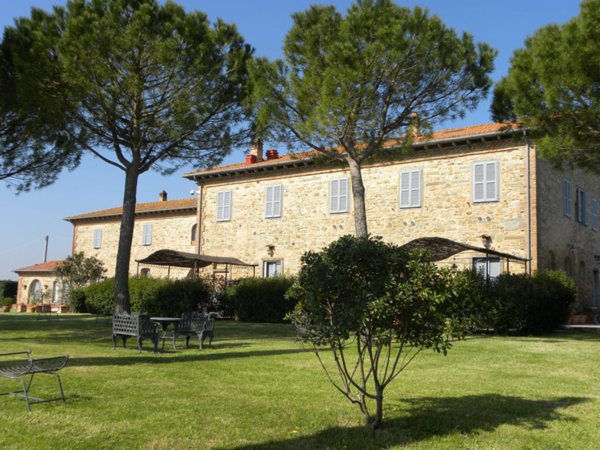 negozio in vendita a Castiglion Fiorentino in zona Brolio