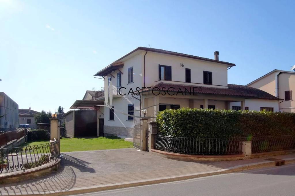 casa indipendente in vendita a Castiglion Fiorentino