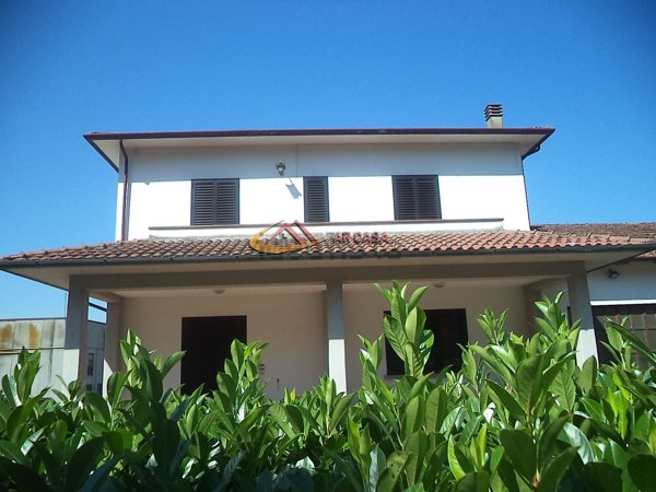 casa indipendente in vendita a Castiglion Fiorentino