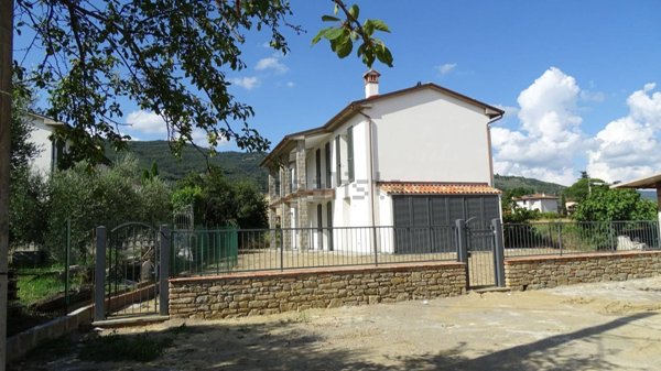 casa indipendente in vendita a Castiglion Fiorentino