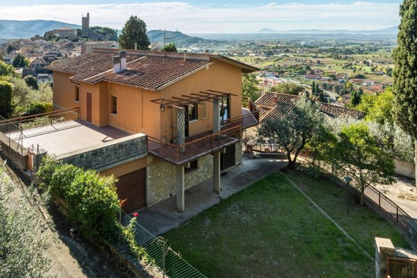 casa indipendente in vendita a Castiglion Fiorentino
