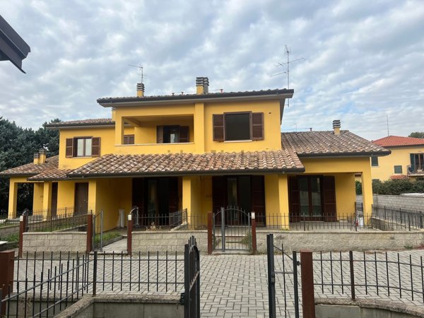 casa indipendente in vendita a Castiglion Fiorentino