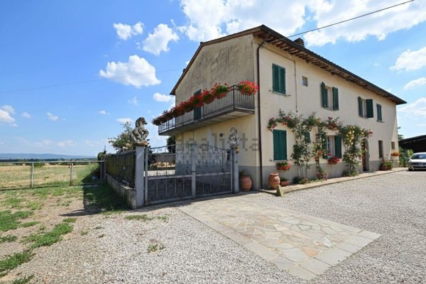 casa indipendente in vendita a Castiglion Fiorentino in zona Castroncello