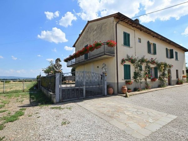casa indipendente in vendita a Castiglion Fiorentino in zona Castroncello