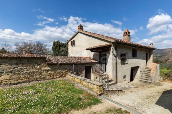 casa indipendente in vendita a Castiglion Fiorentino in zona Pergognano