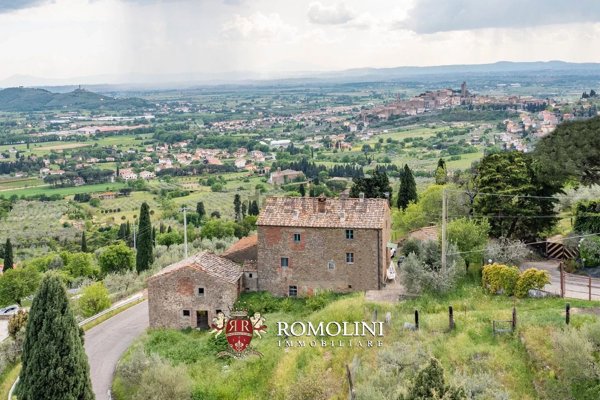 casa indipendente in vendita a Castiglion Fiorentino in zona Cozzano