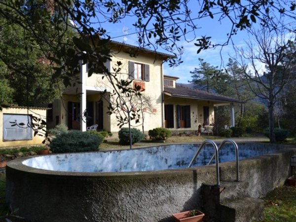 casa indipendente in vendita a Castiglion Fiorentino in zona Pievuccia