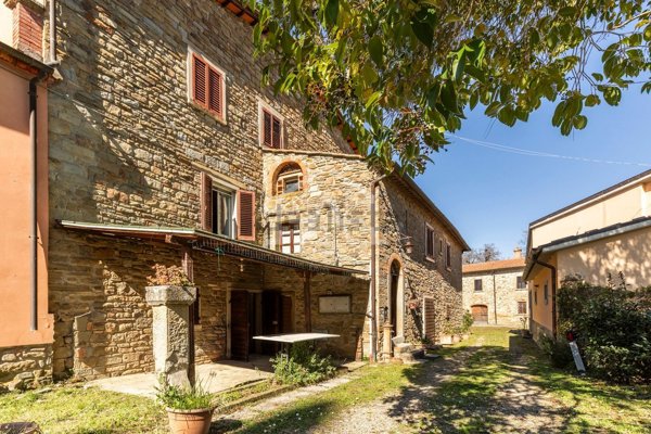 casa indipendente in vendita a Castiglion Fiorentino in zona Pieve di Chio