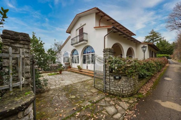casa indipendente in vendita a Castiglion Fiorentino in zona Noceta