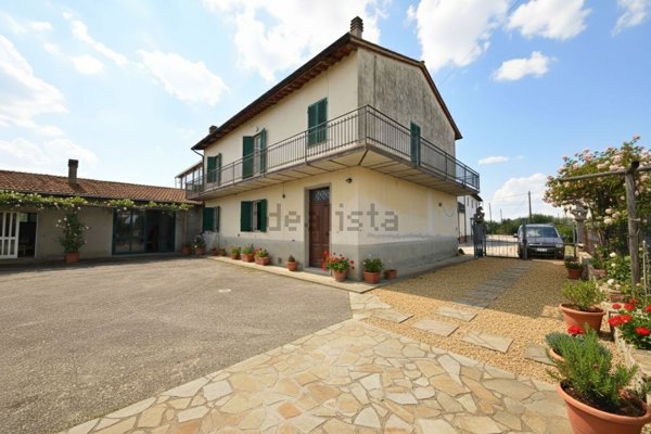 casa indipendente in vendita a Castiglion Fiorentino in zona Castroncello