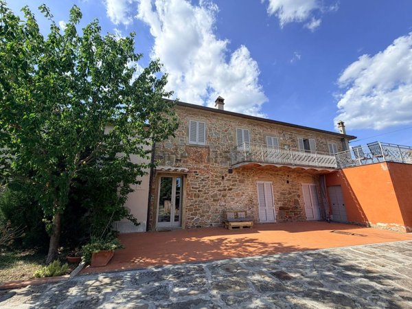 casa indipendente in vendita a Castiglion Fiorentino in zona La Nave
