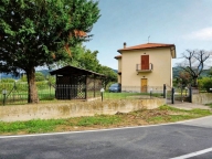 casa indipendente in vendita a Castiglion Fiorentino in zona Cozzano