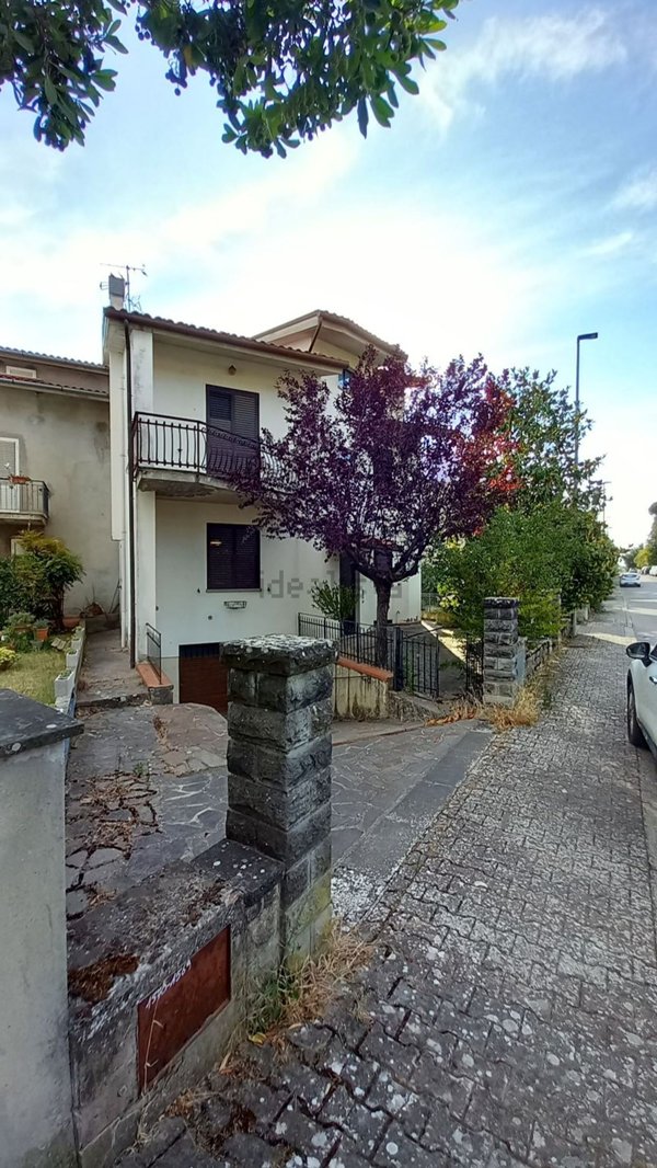 casa indipendente in vendita a Castiglion Fiorentino in zona Noceta