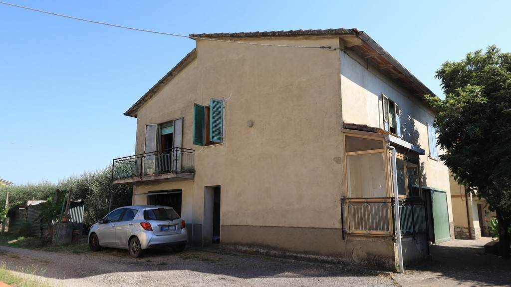 casa indipendente in vendita a Castiglion Fiorentino in zona Cozzano