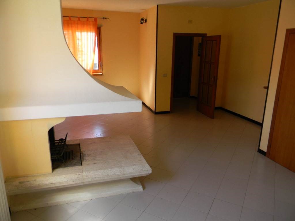 casa indipendente in vendita a Castiglion Fiorentino in zona Noceta