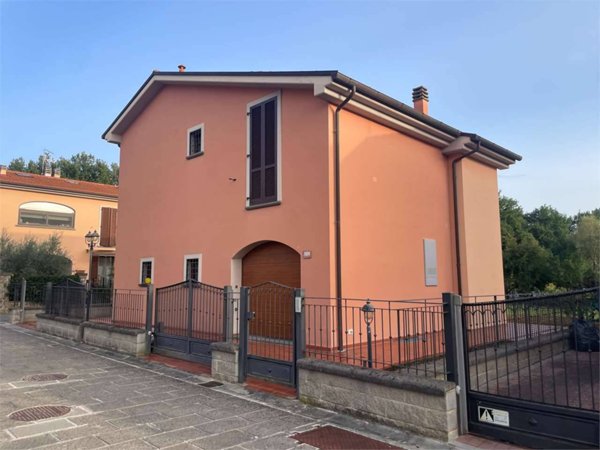 casa indipendente in vendita a Castiglion Fiorentino in zona Noceta