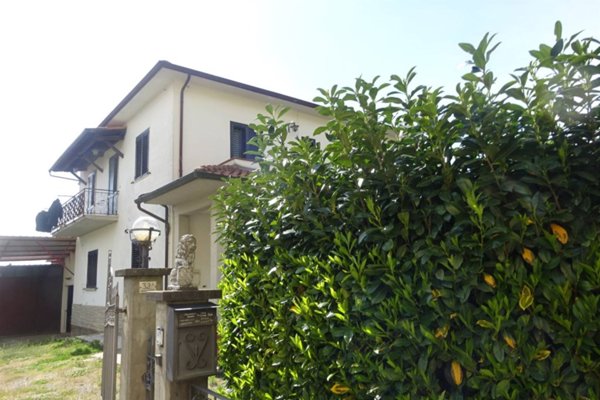 casa indipendente in vendita a Castiglion Fiorentino in zona Noceta