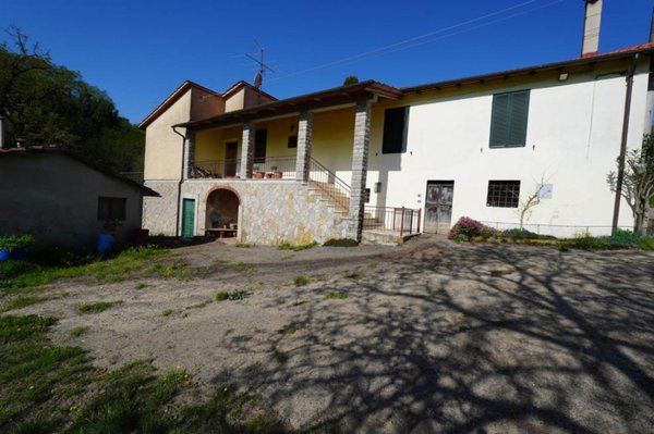 villa in vendita a Cavriglia in zona Montegonzi