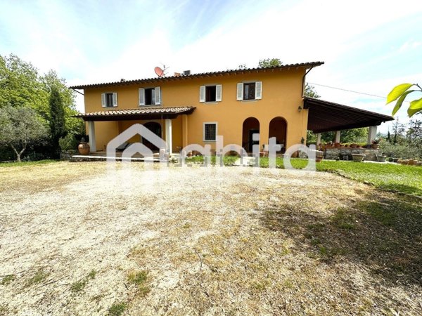 casa indipendente in vendita a Cavriglia
