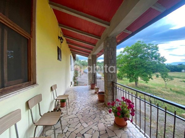 casa indipendente in vendita a Cavriglia